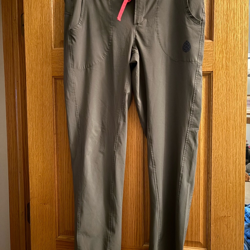 STIO women’s hiking/everyday pants. Size 10 (Velcro button/zipper back pocket).